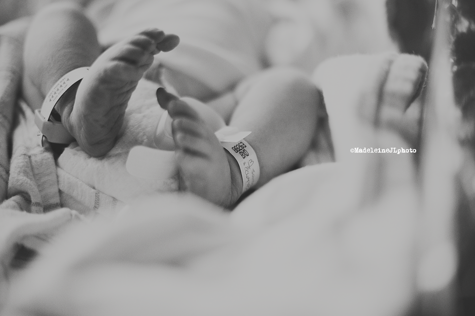 How to take gorgeous newborn pictures in the hospital. Madeleine JL photography Orange County Family Photographer Madeleine JL Photography